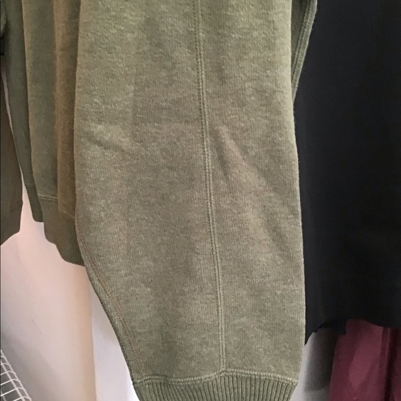 NWOT TOMMY BAHAMA ZIP UP SWEATER LIGHT OLIVE GREEN - Picture 6 of 9